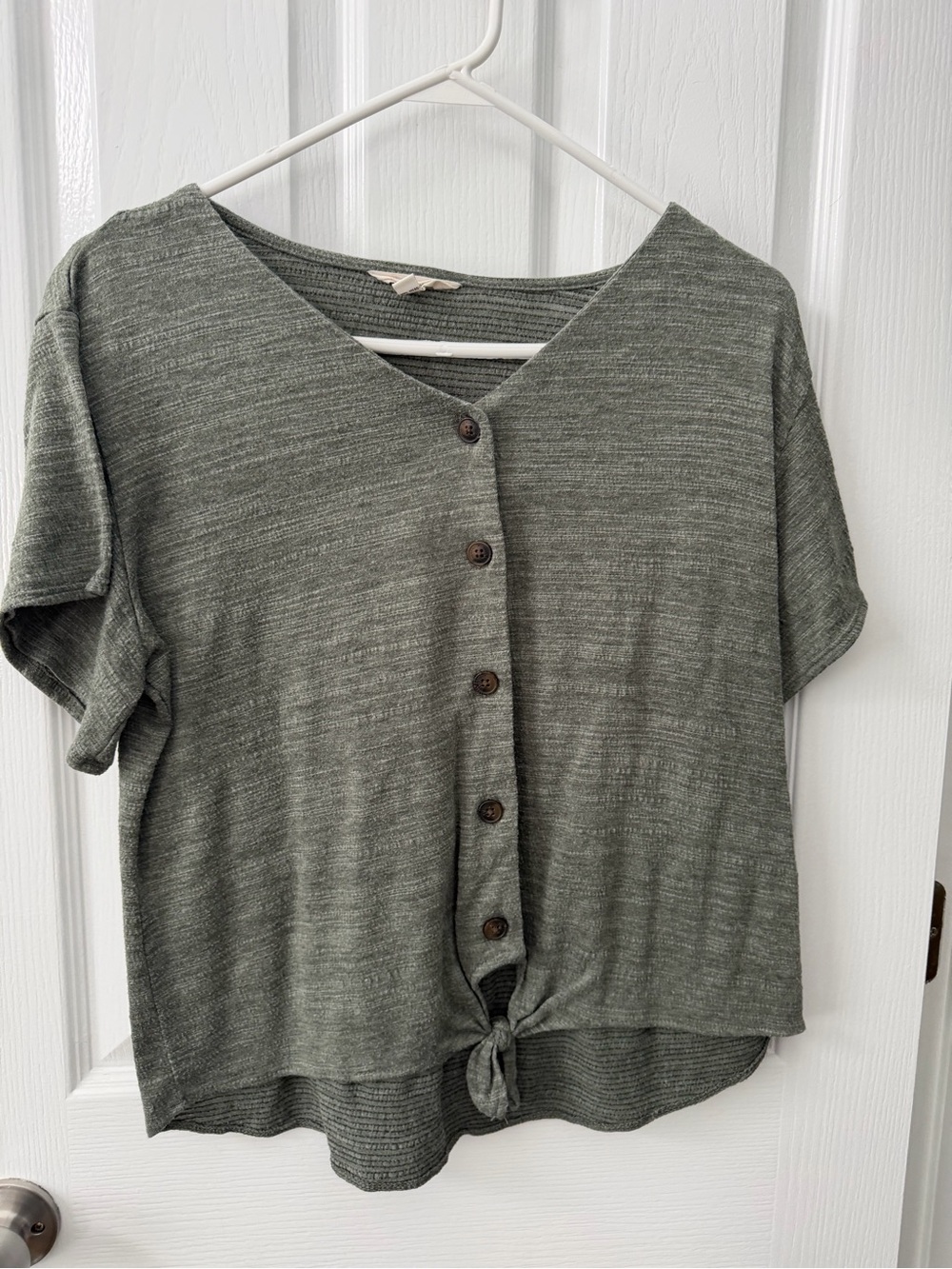 Weatherproof Button-Front Tie Hem Short Sleeve Top - Olive Green (Large)